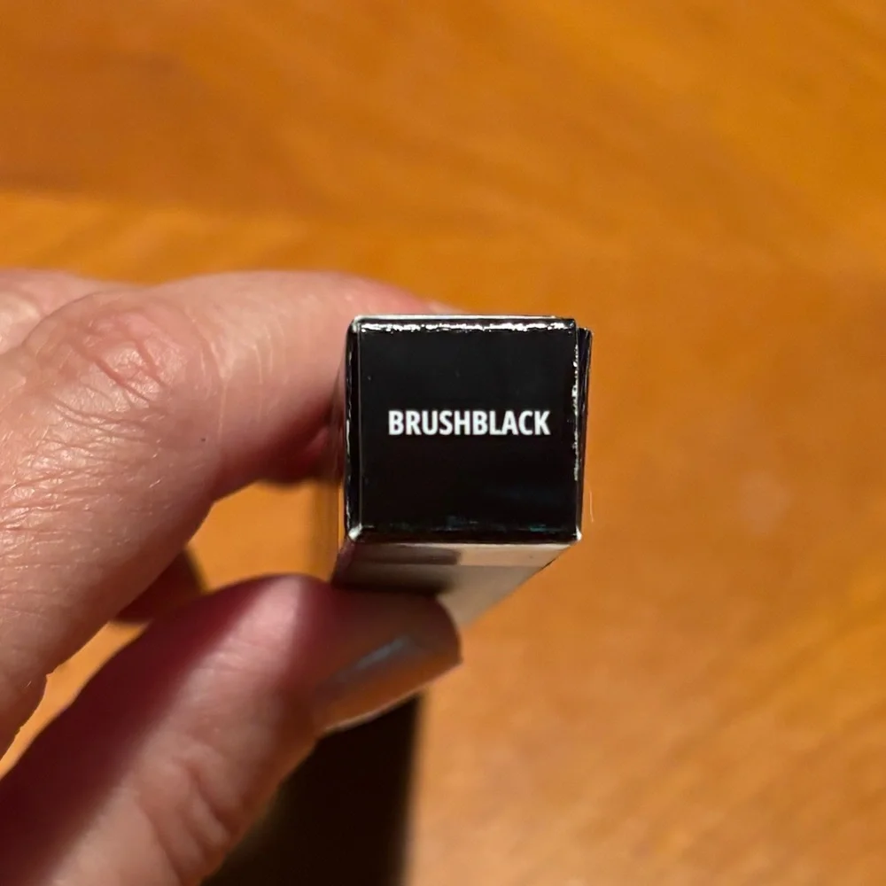 MAC Brushstroke 24-Hour Liquid Eyeliner